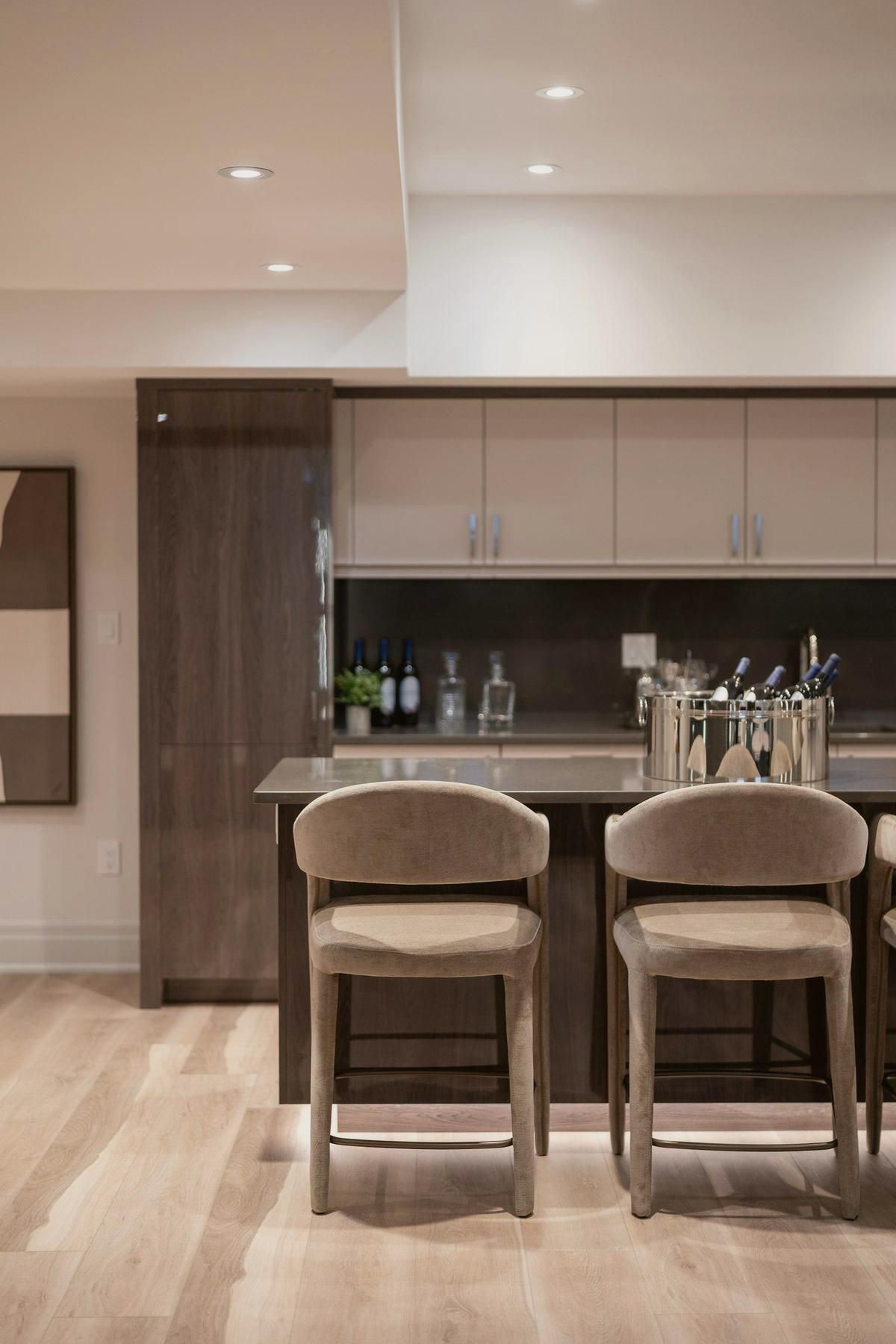 Kitchen with wood-look plank